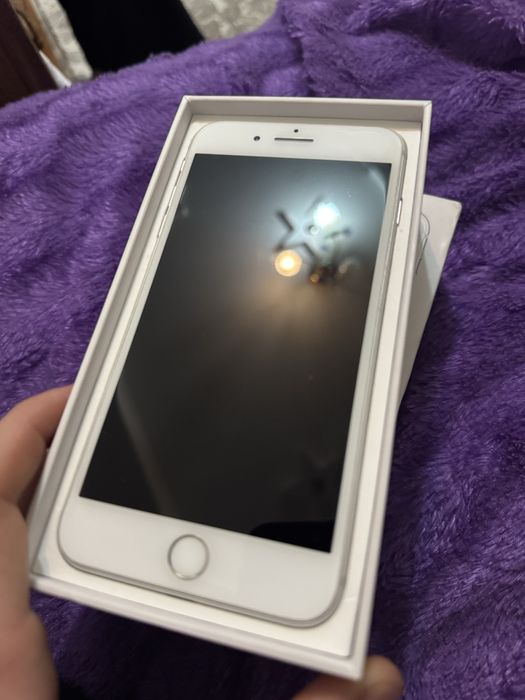 Продам айфон 8+ 64 гб