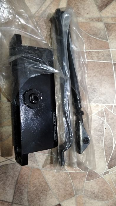 Продам дверной доводчик