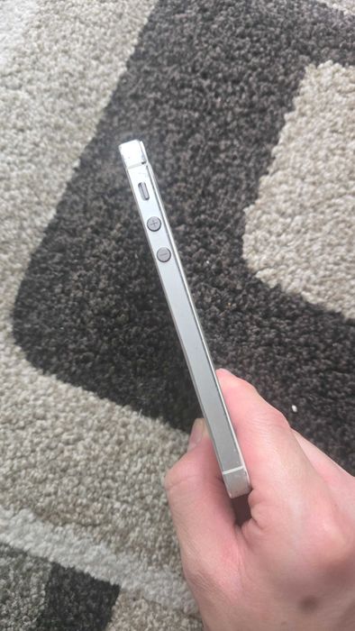 Iphone 5 (На запчасти/восстановление)