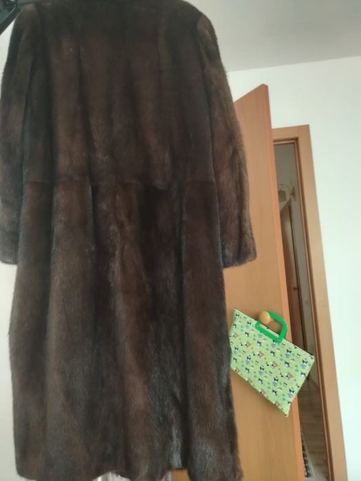 Продаю шубу в коричневом расцвете