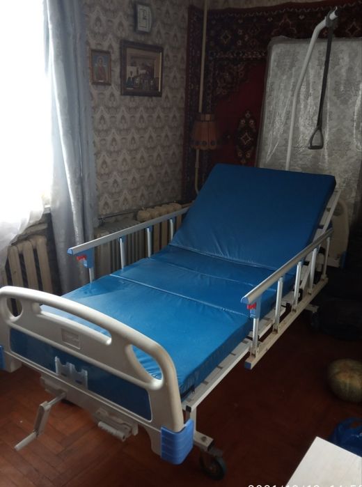 Медицинская кровать