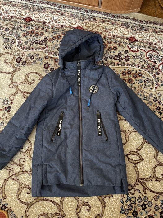 Продам куртку на девочку