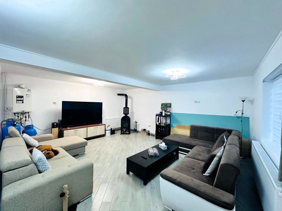Casa noua la curte,mobilata,pod,beton elicopterizat