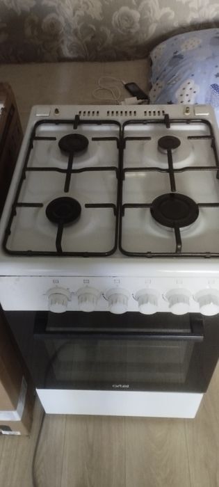 Продам газовая плита артел