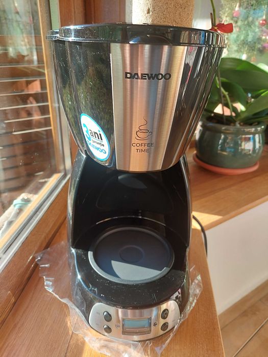 Vand cafetiera Daewoo DCM900B noua
