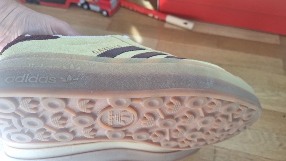 Adidas gazelle bold с дебела подметка