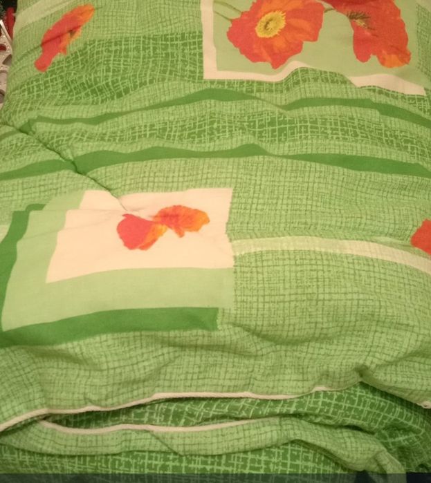 Продам одеяла полуторки