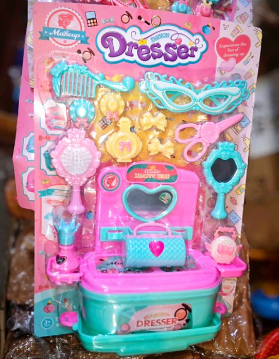 Детска тоалетка 2в1 в куфар, комплект за гримиране