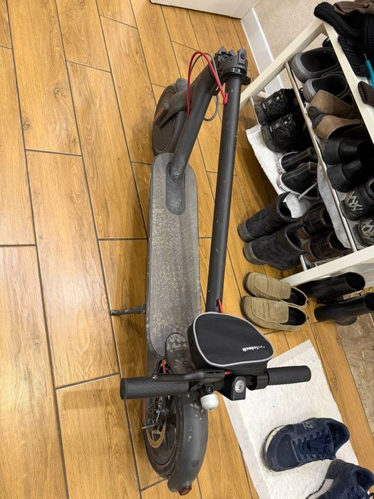 Продам электросамокат Xiaomi m365