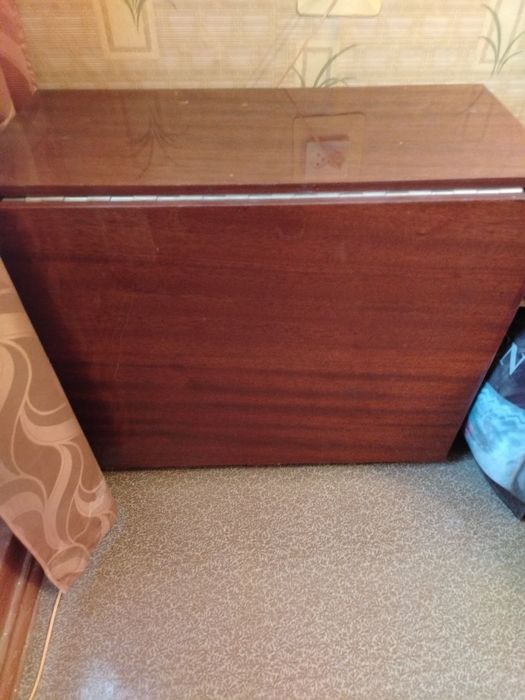 Стол книжка, дерево