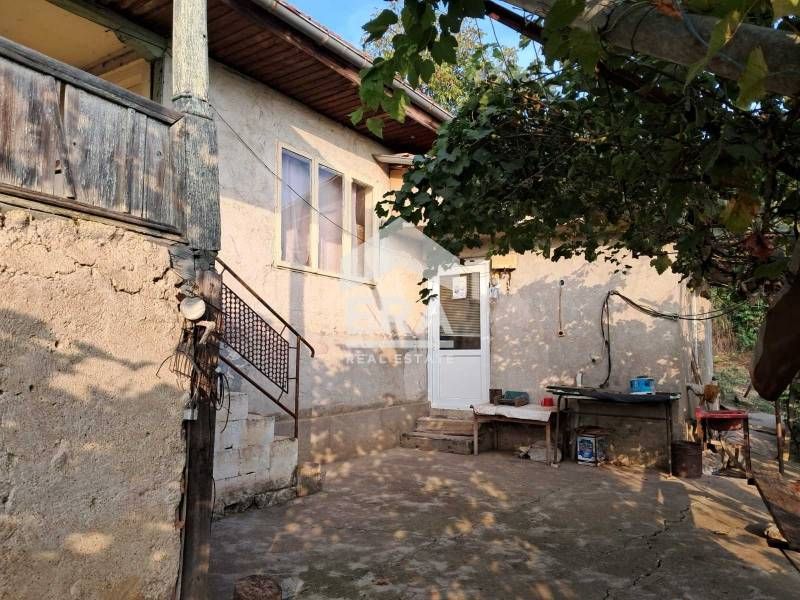 ЕКСКЛУЗИВНО! ЕРА Дръстър предлага за продажба дворно място с къща в гр