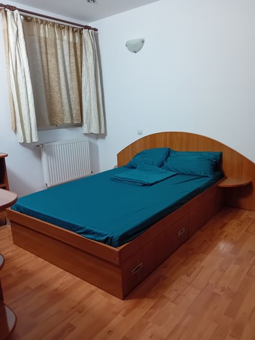 Închiriez apartament cu 3 camere