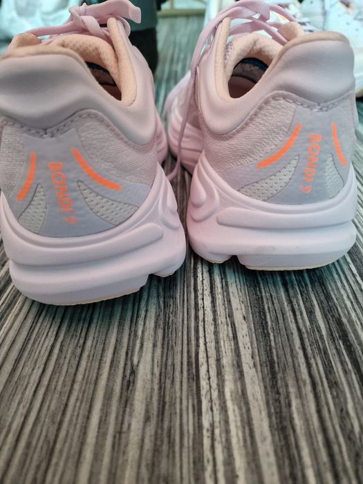 Adidași Hoka Bondi 9