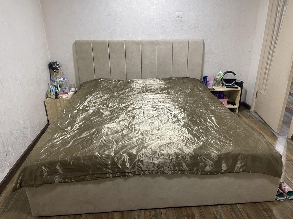 Продам кровать с матрасом