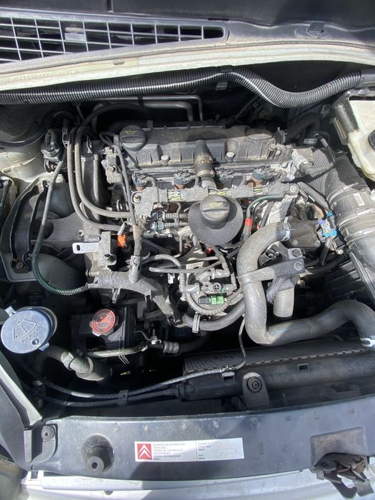 Piese Citroen Xsara Picaso motor 2.0 hdi RHZ an 2004.injetoare bara