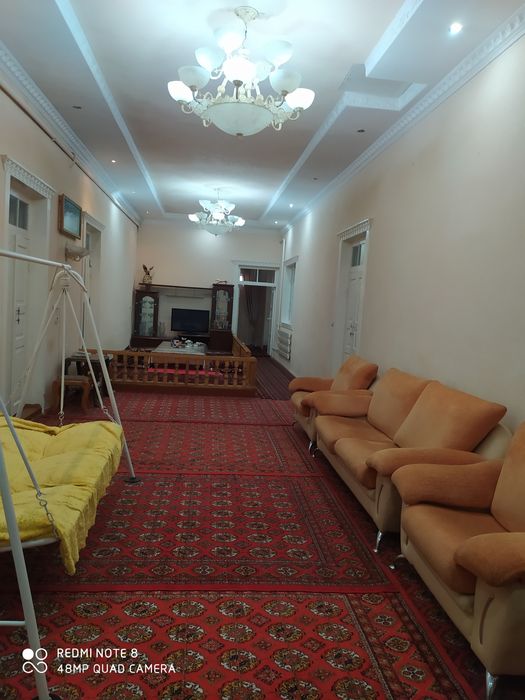 Urganch shaharida 425m²