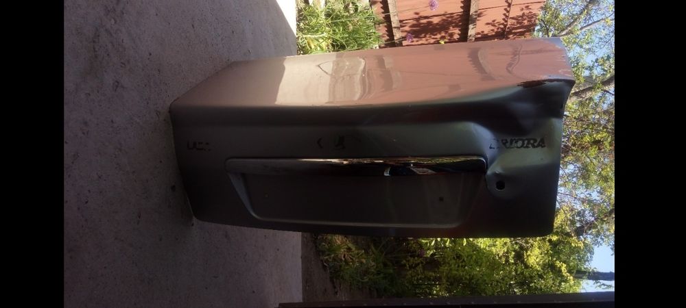 Задний капот Лада приора 2