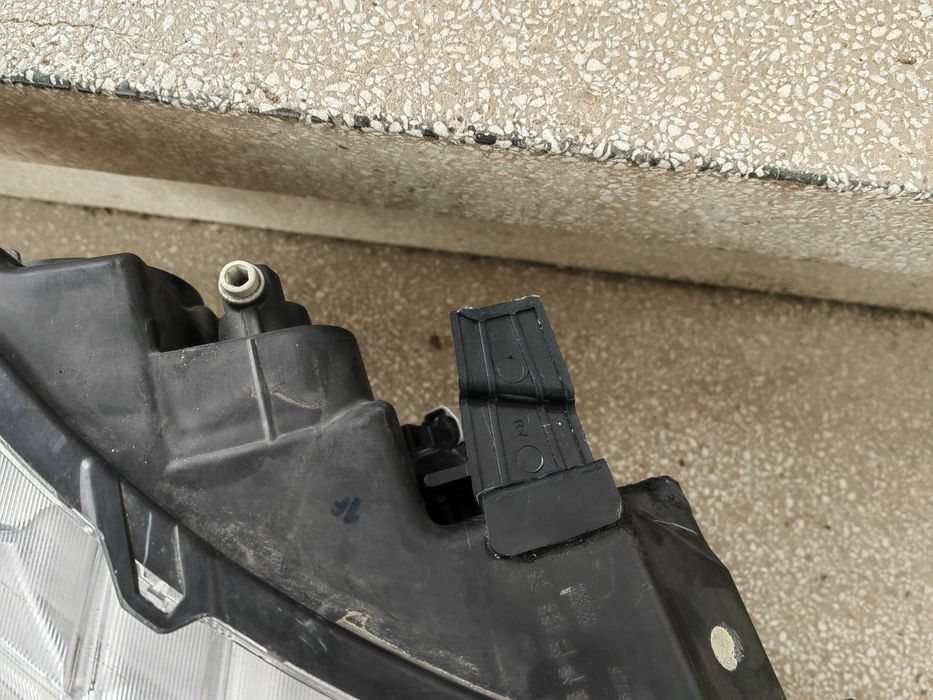 Фар Nissan Qashqai Десен / Фар Нисан Кашкай Халогенен с LED Оригинален