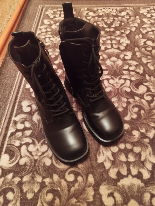Продам новые сапоги