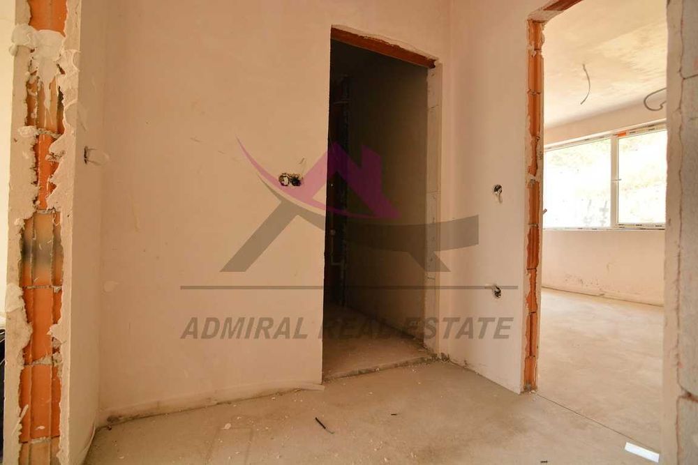 Продава се Двустаен апартамент в Варна, Възраждане 3 - 65 кв.м за 1585 €/кв.м - Снимка #4