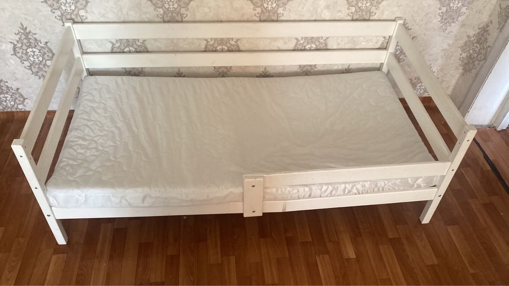 Продам подросковую кровать