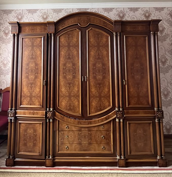 Спальный гарнитур