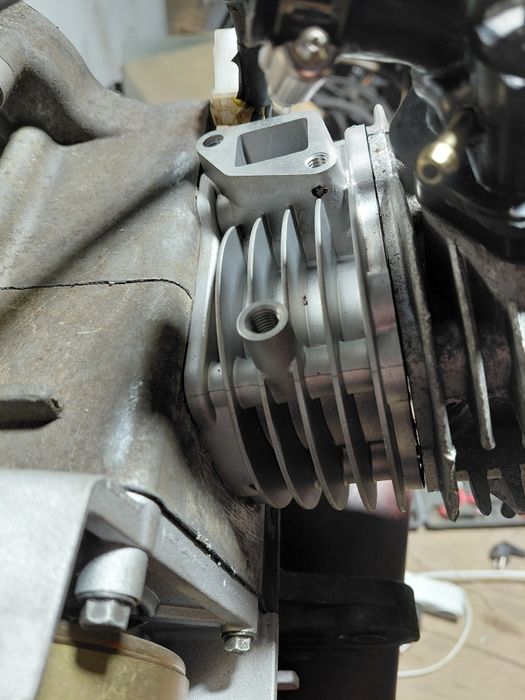 Dezmembrez scuter baotian  4T