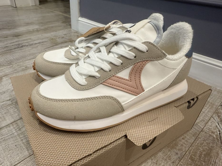 Продам подростковые кросовки