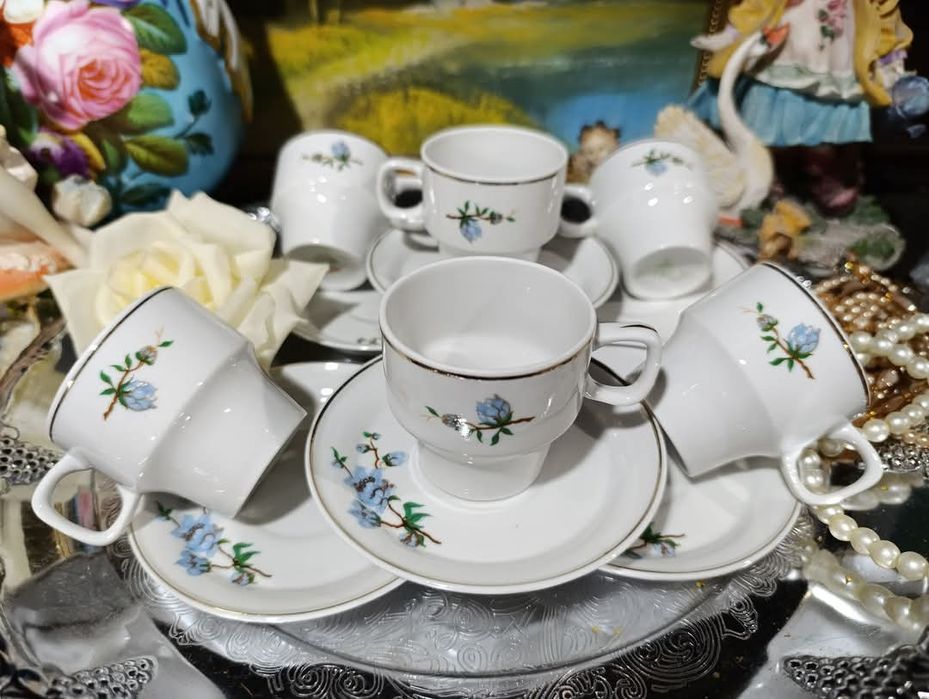 Прекрасен стар сервиз