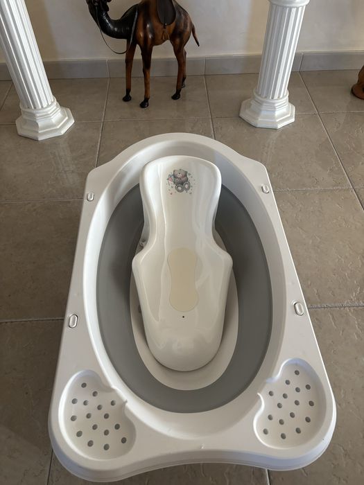 Бебешко шезлонгче за къпане