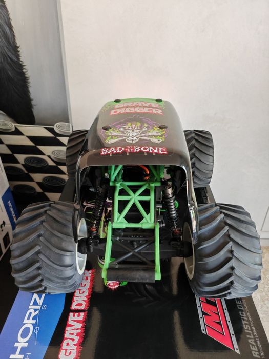 Automodel RC Losi 1/8 LMT Grave Digger 4x4 Brushless