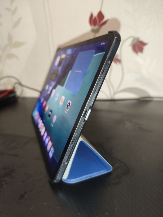 iPad Pro 11" M5 256 GB | Carcasă puțin îndoită (Funcțională) | La Cutie