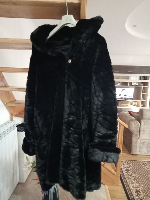 Vind haină blană sintetică