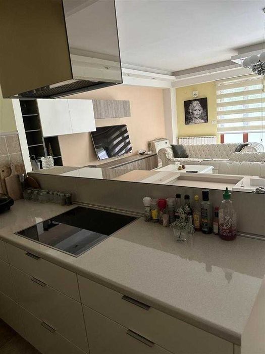 Дава се под наем Двустаен апартамент в Бургас, Център - 63 кв.м за 204 € - Снимка #1