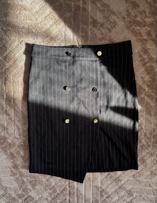 Еластична пола М размер