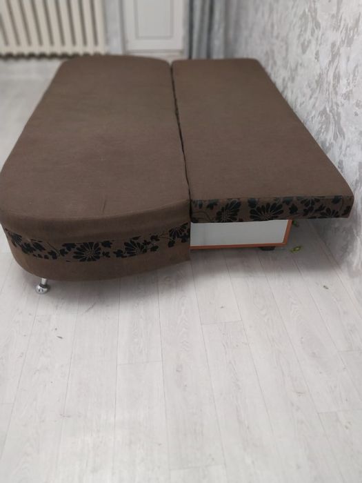 Диван в отличном состоянии