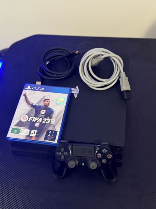 Play Station 4 Pro in stare perfecta plus fifa 23