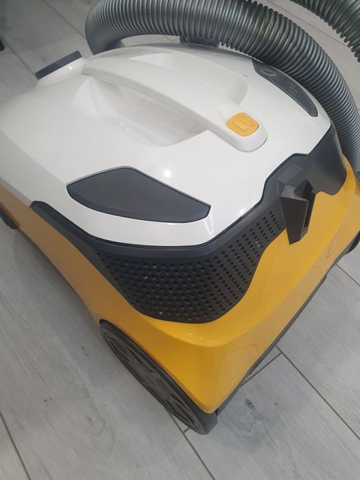 Продаётся пылесос Томас