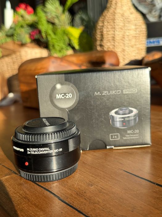 Продавам фотоапарат Olympus OM-D EM-1 M2 с обективи