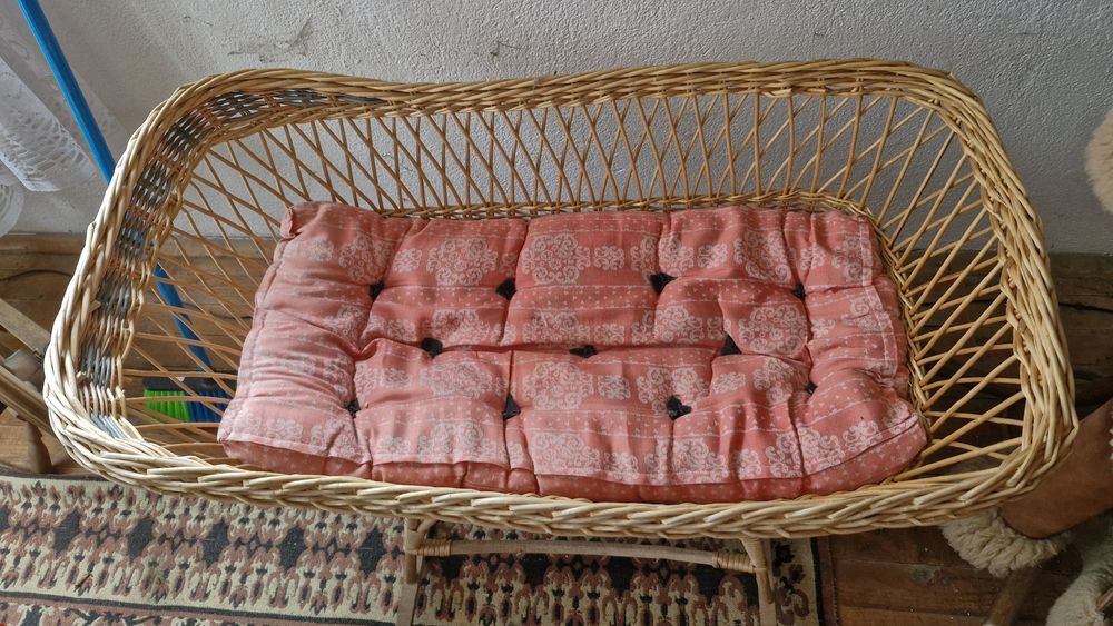 Ретро бебешки кош - люлка с матрак