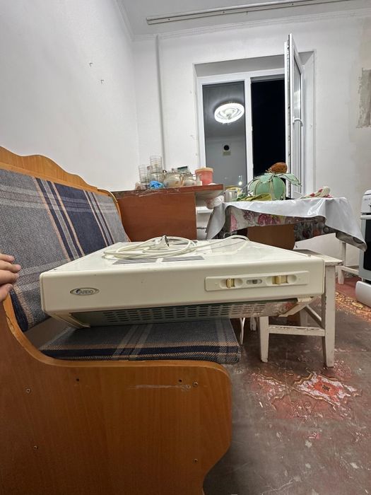 Вытяжка дл 4ухни