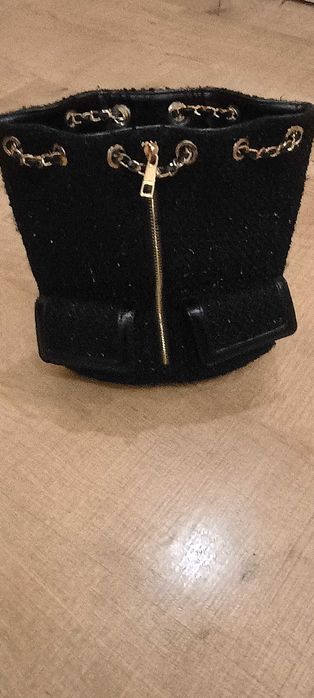 Черна , малка  раничка Мохито