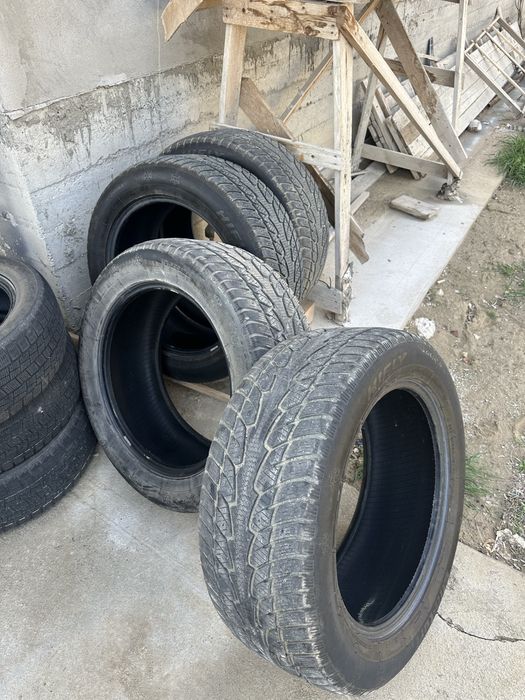 Покрышка на Lexus 570