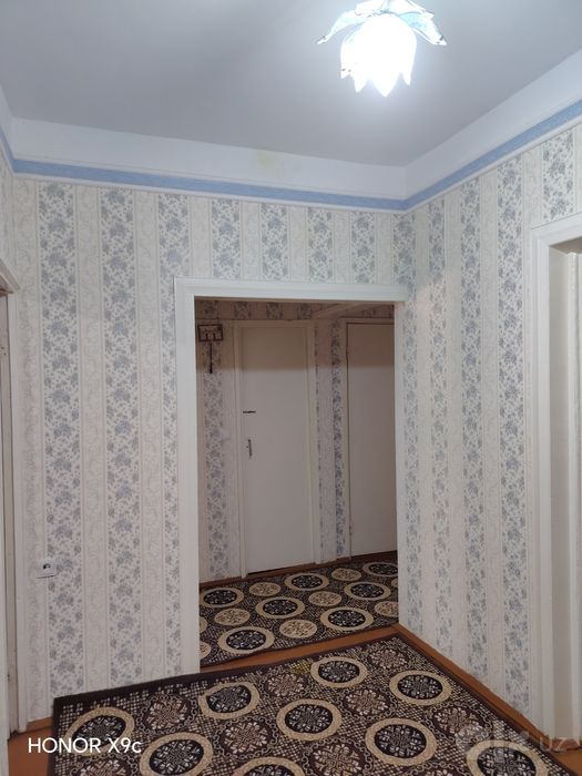 Forish tumani Xonbandi shaharchasida 3 xonali uy sotiladi.