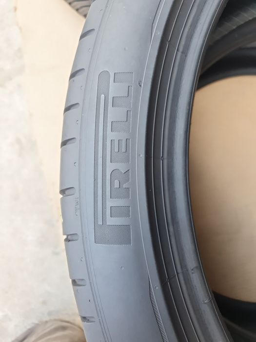 2 Anvelope Pirelli 255 40 R21 Vară DOT4620.