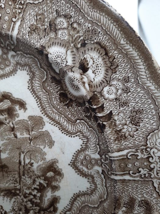 Farfurie de la 1880, realizata de Robert cochran&Co,.