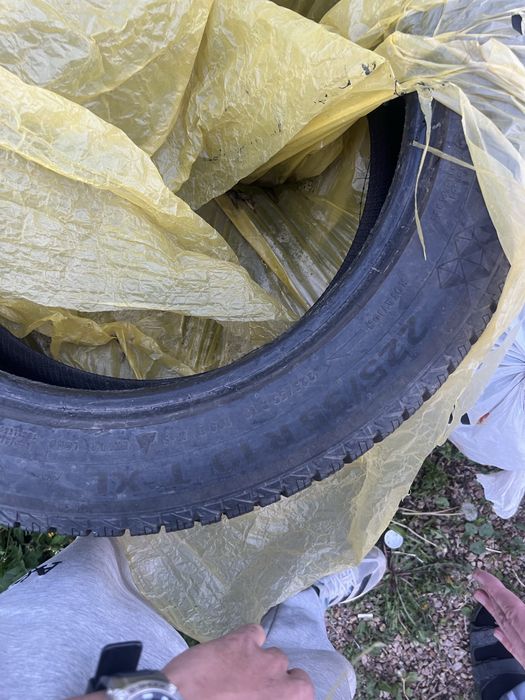 Продам резину на 225/55 r19