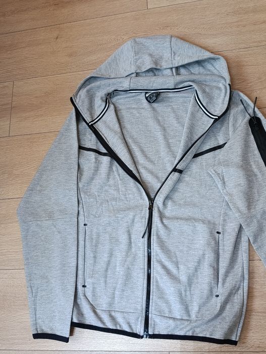 Nike tech gri, utilizat