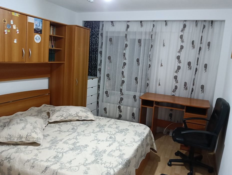 Inchiriez apartament 3 camere