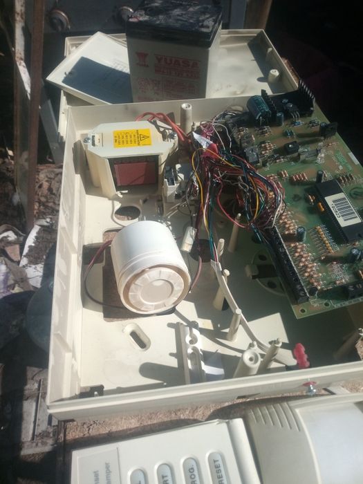 Sistem alarma cu 3senzori